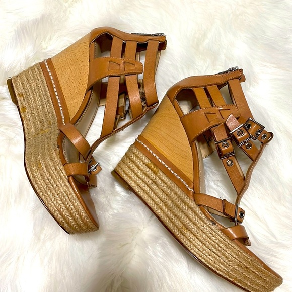 Women's Donald J Pliner  Tan Wedge Sandals - Picture 1 of 5